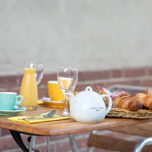 https://hotel-du-parc-chasseneuil-du-poitou.midi-pyreneeshotels.com